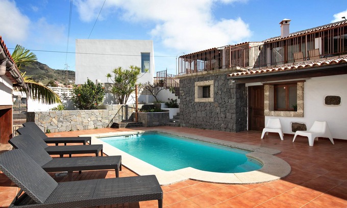 Tegueste House | Vacation Home "Villa Tegueste" with Private Pool, 2 Private Terraces & Wi-Fi