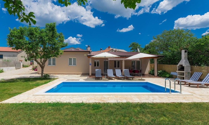 Sveti Petar u Sumi House | Vacation home Vrt by Interhome