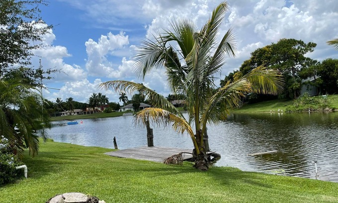 Wellington Villa | Vacation home Wellington, West Palm Beach Lake View, Navigable , *****