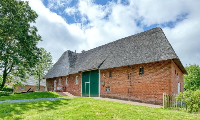 Suder-Waygaard House | Vacation home Wellnesswarft Waygaard Ost in Dagebüll for up to 4 people