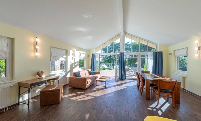 Muritz House | Vacation home Wildgans am Loppiner See