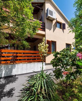 Karlobag House | Vacation house Anna