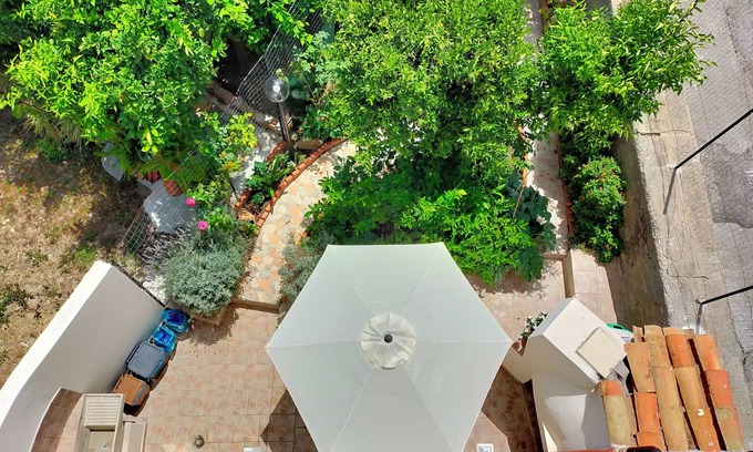 Furnari House | Vacation House "The Garden": relaxation and panoramic views of Milazzo, Aeolian Islands, Tindari.