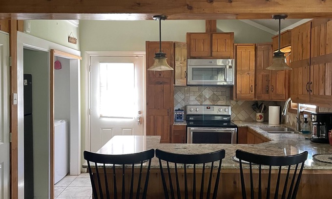 Breaux Bridge House | Vacation Rental, SHORT TERM RENTAL, SNOWBIRDS WELCOME