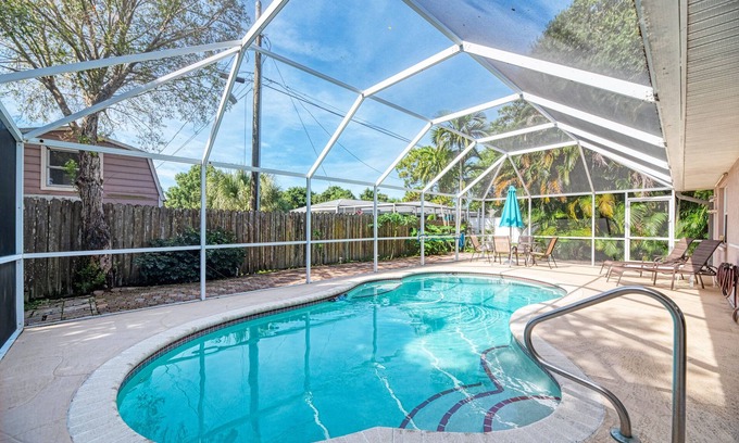 Venice Gardens House | Vacation Rental with private swimming pool