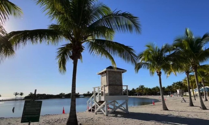 Naranja Apartment | Vacay Spot Experience Luna Sky 65 TV BAR BBQ go FL Keys