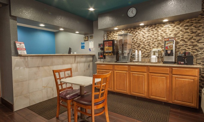 Hemet Hotel | Vagabond Inn Hemet