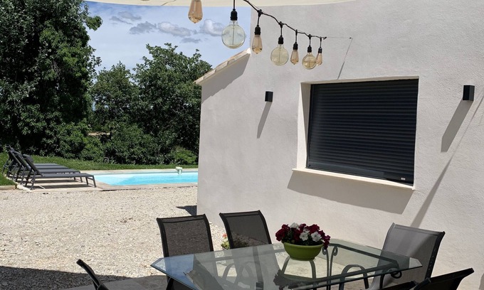 Saint-Marcellin-les-Vaison Villa | Vaison Castle Villa