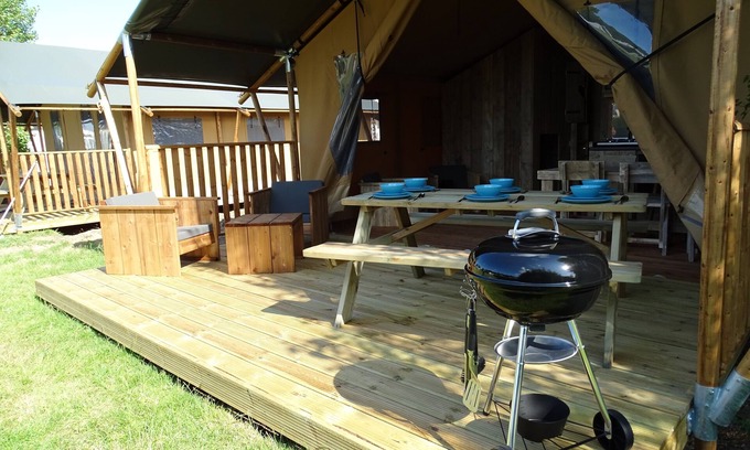 Kamperland RV Rental | Vakantie in Kamperland, Safaritent Voor 6 Personen, Dichtbij Strand en zee