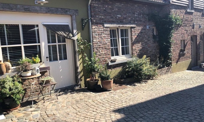 Tongeren House | Vakantiewoning in België met 4 Ruime Slaapkamers Ideaal Voor een Weekend weg
