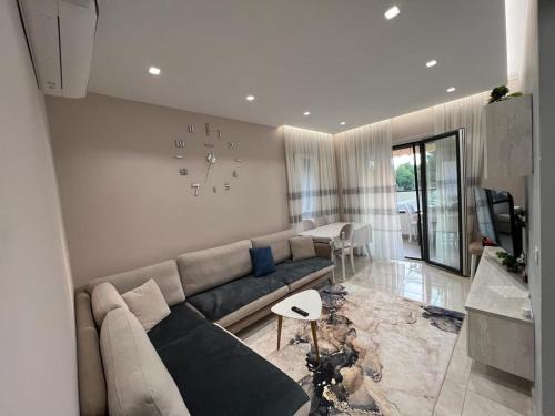 Qerek Apartment | Vala mare rezidenc