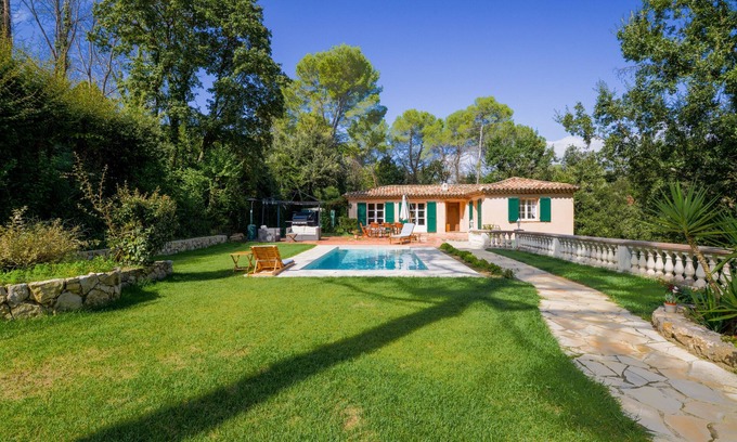 Valbonne Villa | Valbonne Quiet villa with magnesium pool