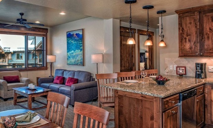 Breckenridge Resort | Valentines Week in Luxury 1-BDRM Sleeps 4 Condo, Peak 7 Ski-In/Ski-Out.