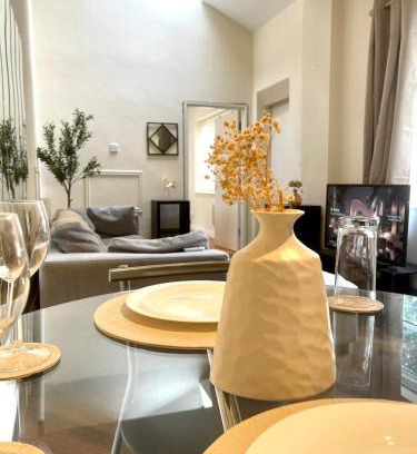 Liverpool Apartment | Valentinez Properties - Apart Hotel with a garden in Liverpool