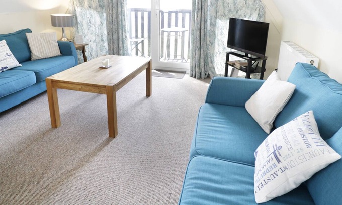 St. Ann's Chapel Ski Chalet | VALLEY LODGE 2, pet friendly, with pool in Callington