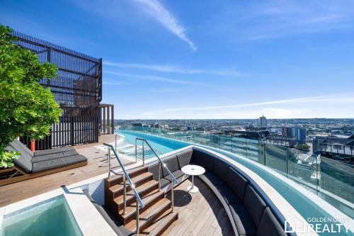 Fortitude Valley Apartment | Valley Lookout - Luxe 1BR plus Exclusive Rooftop Pool