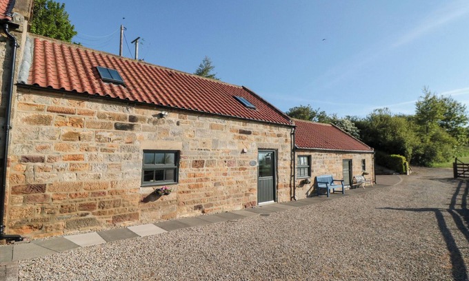 Easington Cottage | VALLEY VIEW, pet friendly, character holiday cottage in Staithes