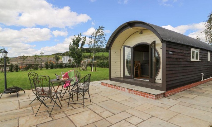 Rhayader House | Valley View Pod