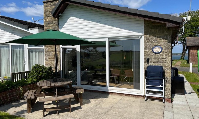 Freshwater House | VALLEY VIEW self-catering coastal bungalow in rural West Wight