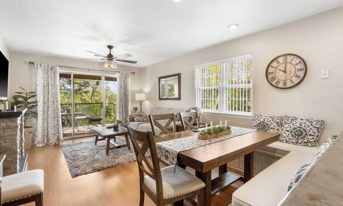 Branson Condo | Valley View Treehouse | Holiday Hills Branson | Golf Resort | Outdoor Pools