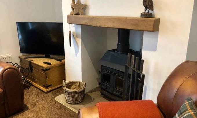 Ushaw Moor House | ValleyView Cottage-Cosy, Rustic Home - Log Burner