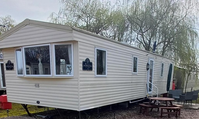 Tattershall House | Value family friendly 3 bed cabin on Tattershall Lakes Country park