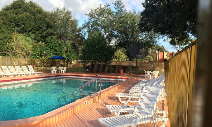 Bearss Plaza Hotel | Value Lodge Busch Gardens Tampa