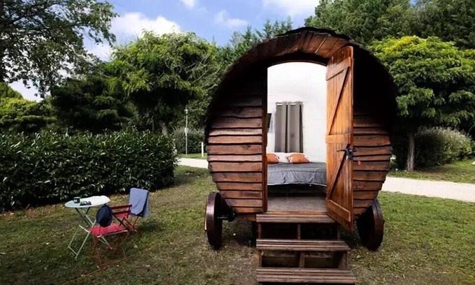 Bagneaux-sur-Loing Cabin | Van Beethoven Roller 1 Ausstellung 2 Personen ohne Heiligtum