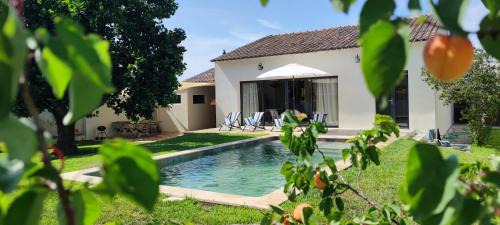 Saint-Martin-de-Crau Villa | Van Gogh en Provence
