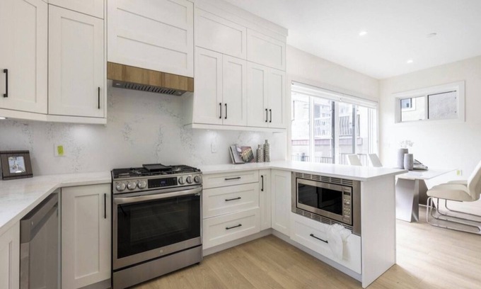 East Side House | Vancouver home close to downtown