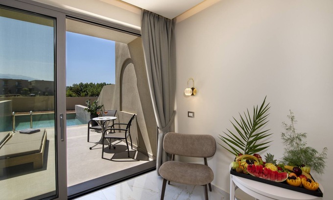 Paralia Kourna Hotel | Vantaris Luxury Beach Resort