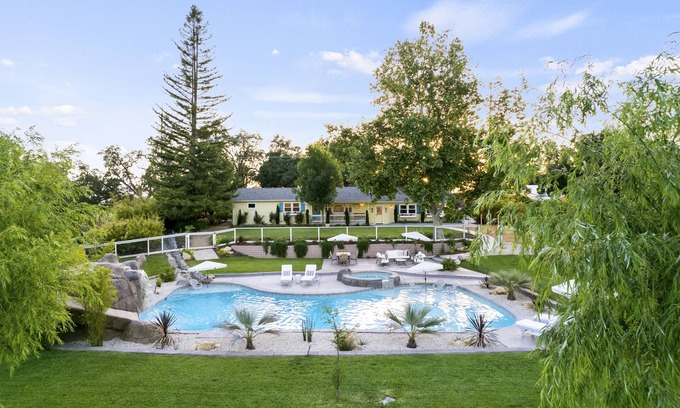 Templeton House | Vaquero Verano with Bunkhouse and Loft - Pool and Spa Property!