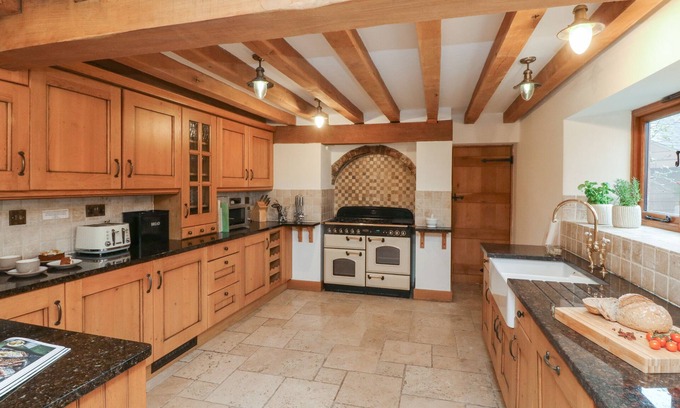 Barnstaple Cottage | Varley Lodge