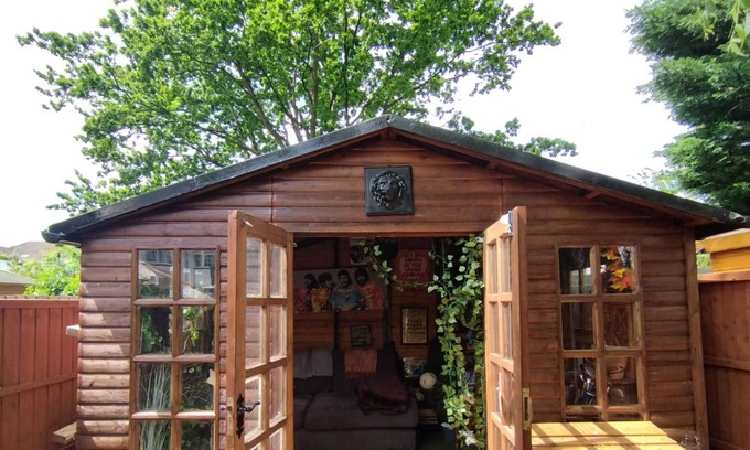 Coombe Hill Apartment | Vc - Cottage In The City