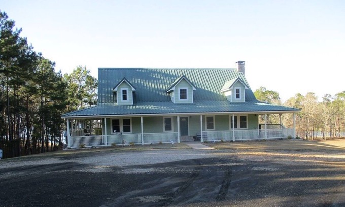 Broaddus House | Veach Getaway