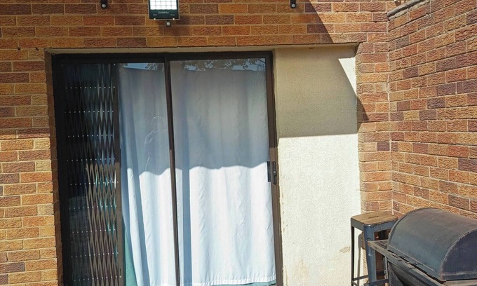 Blackheath Apartment | Veelux Self Catering Unit-wifi-netflix