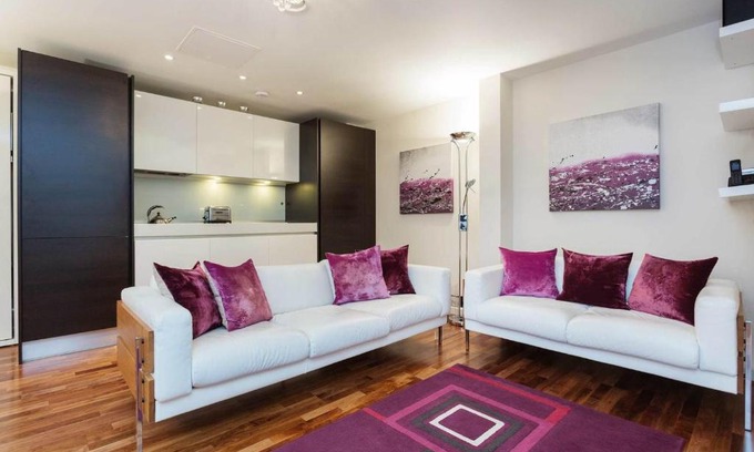 St Luke's Apartment | Veeve - Brilliant Barbican