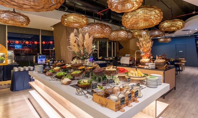 Pathumwan Hotel | VELA Dhi GLOW Pratunam