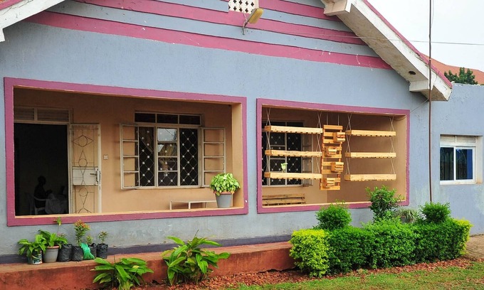 Jinja Hotel | Venchester Guest House
