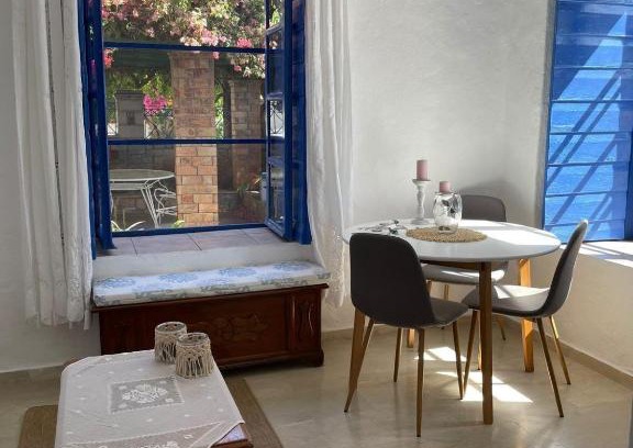 Kardamyli Apartment | Veneto's Garden
