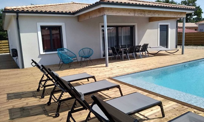 Vensac House | VENSAC MONTALIVET⭐️Villa 4 chambres⭐️piscine heated, clim⭐️WIFI -near the ocean
