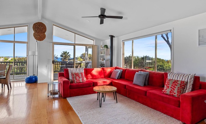 Ventnor House | Ventnor Vista - Stunning 4-Bedroom Ocean View Retreat