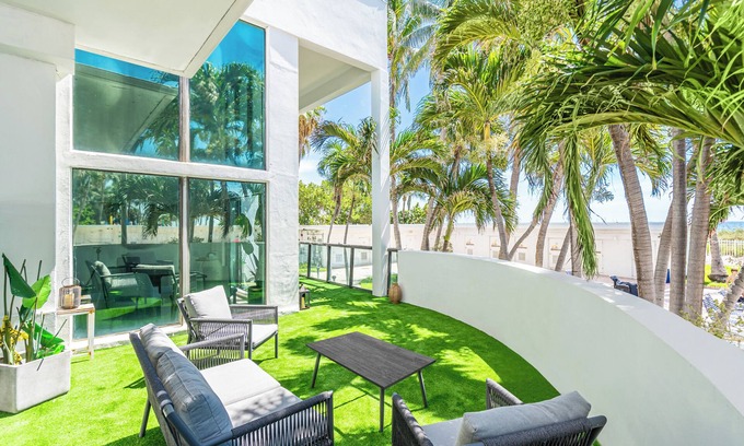 Mid Beach Hotel | Ventur Loft 2-Story Beachfront amazing Views
