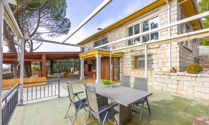 Venturada House | - VENTURURAL -