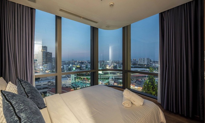Hang Xanh Apartment | Vera Apartments - Luxury Landmark 81
