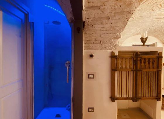 Todi House | Vermaaten Boutique Suites Ruby