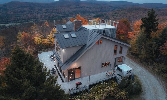 Andover House | Vermont's Mountain Villa: Hot tub, Ski views, Pet+