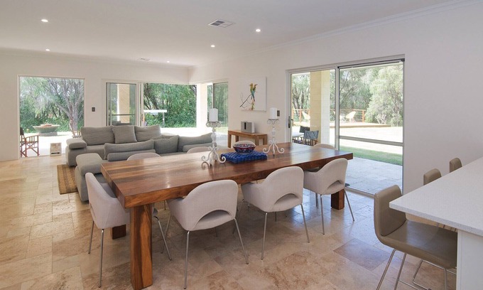 Marybrook House | Vernon Beach House- Ducted Heating/Cooling, WIFI