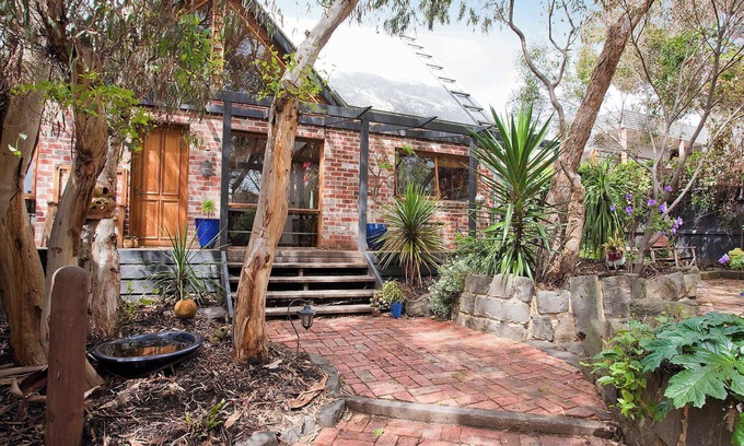 Jan Juc House | Vernon Hideaway I Pet Friendly I Walk to beach