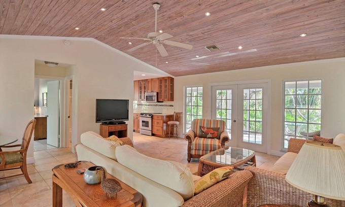 South Beach Cottage | Vero Beach Cottage 300 feet from Ocean